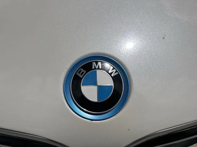 2019 BMW i8 2DR CPE photo 10