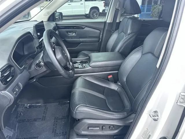 2023 Honda Pilot EX-L 8 Passenger photo 30