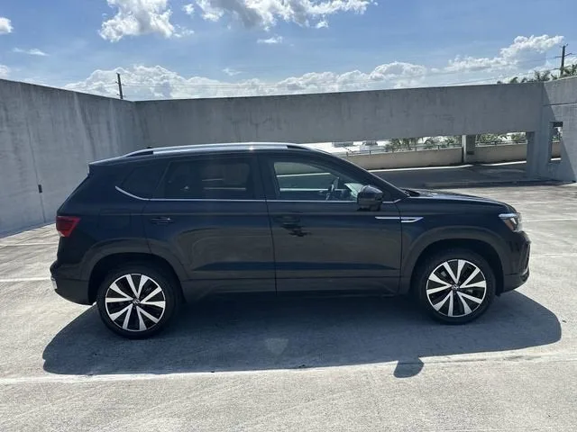 2024 Volkswagen Taos SE photo 37