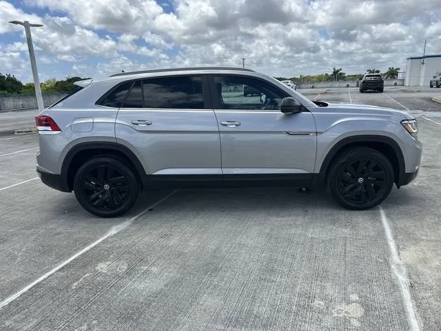 2022 Volkswagen Atlas Cross Sport 2.0T SE w/Technology photo 15
