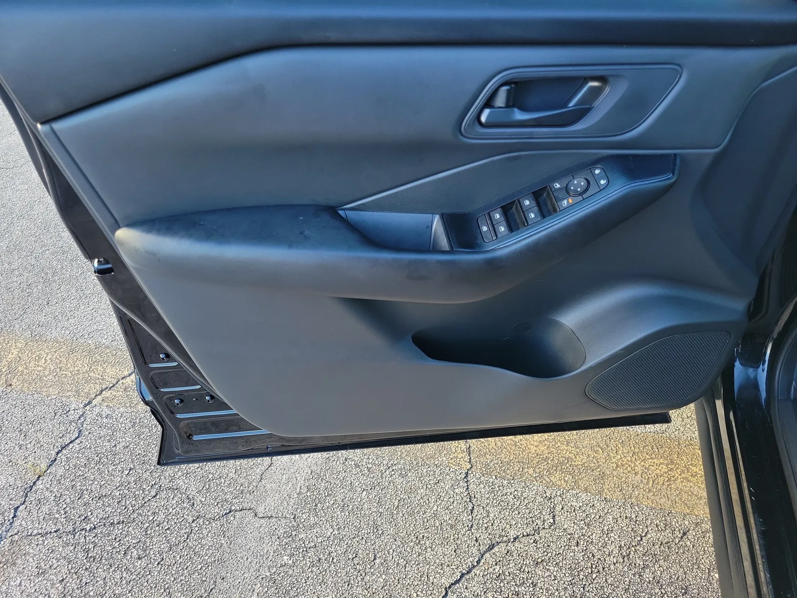 2024 Nissan Rogue S photo 22