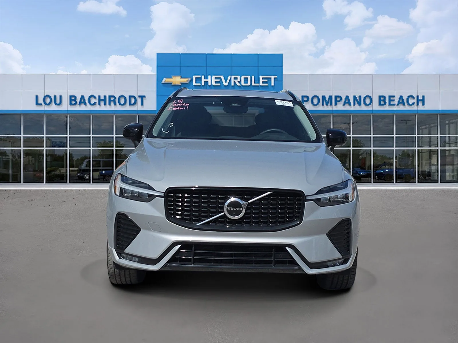2024 Volvo XC60 Plus Dark Theme photo 2