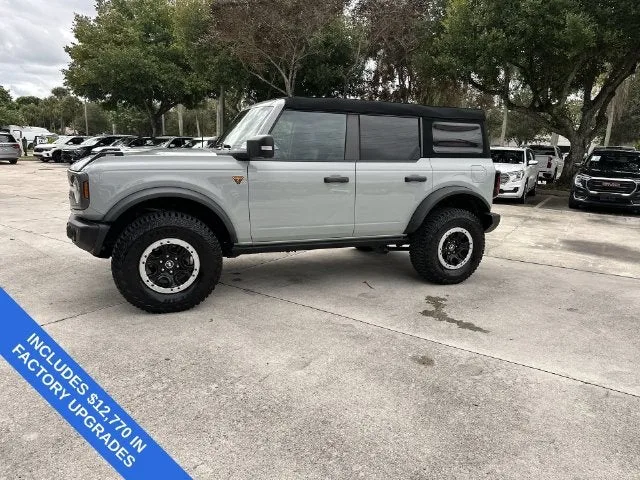 2023 Ford Bronco Base photo 31