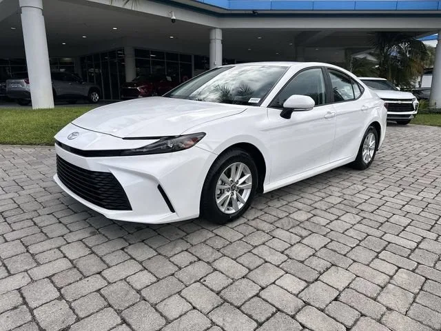 2025 Toyota Camry LE photo 21