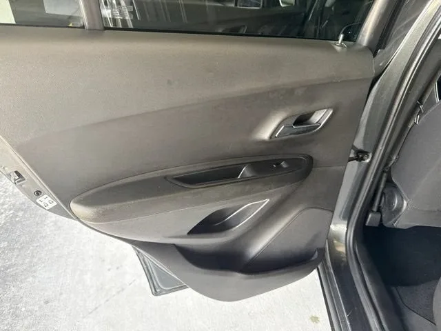 2020 Chevrolet Trax LS photo 13