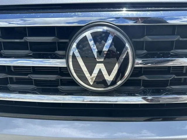 2022 Volkswagen Atlas Cross Sport 2.0T SE w/Technology photo 10