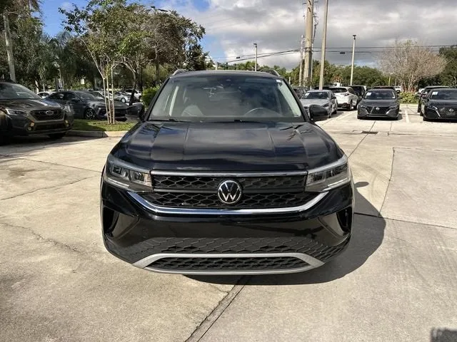 2024 Volkswagen Taos SE photo 17