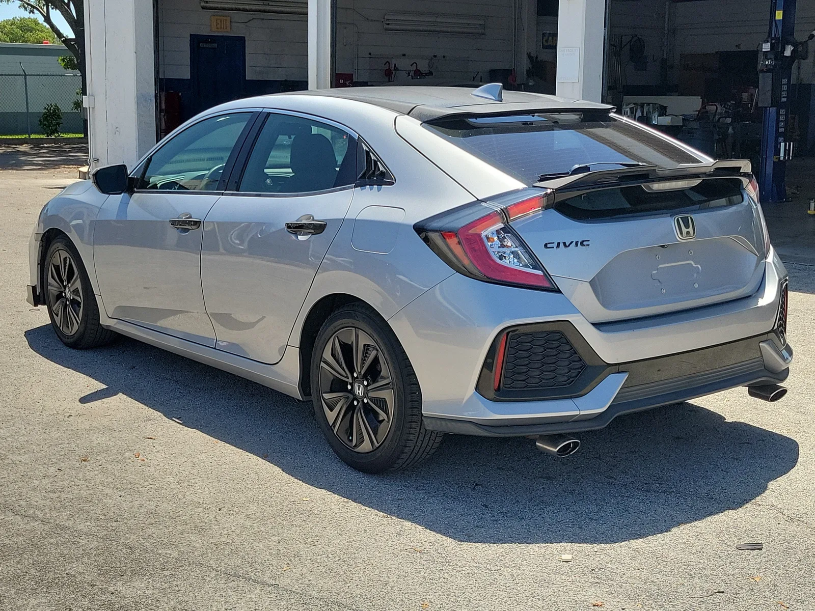 2019 Honda Civic Hatchback EX photo 2