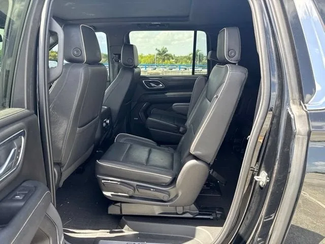 2023 GMC Yukon XL SLT photo 3