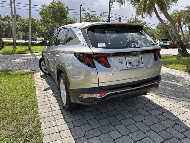2024 Hyundai Tucson SE photo 12