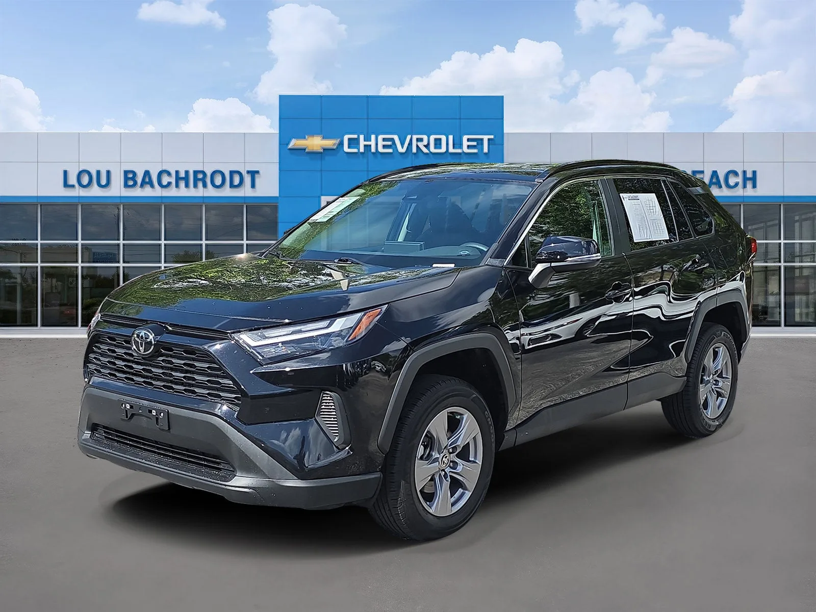 2024 Toyota RAV4 XLE photo 3