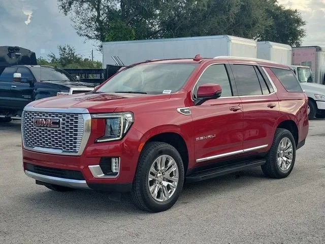 2024 GMC Yukon Denali photo 7