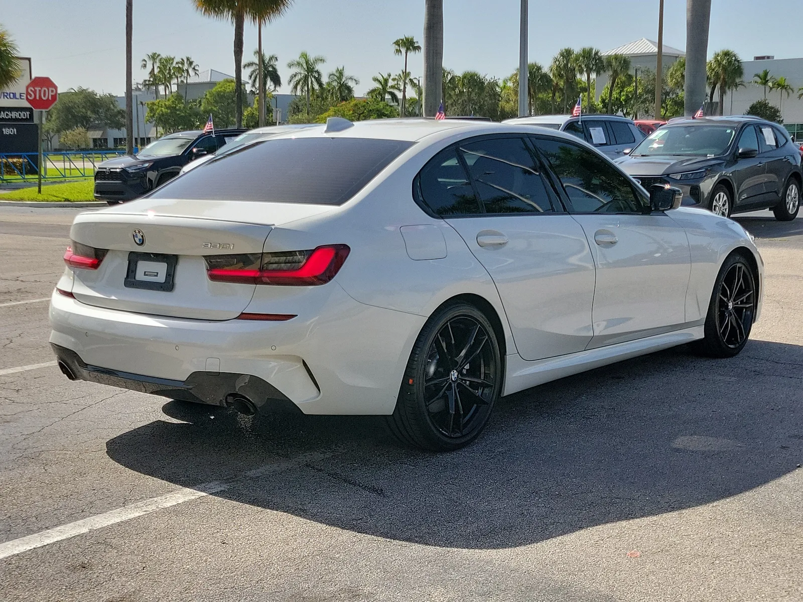2022 BMW 3 Series 330i photo 3