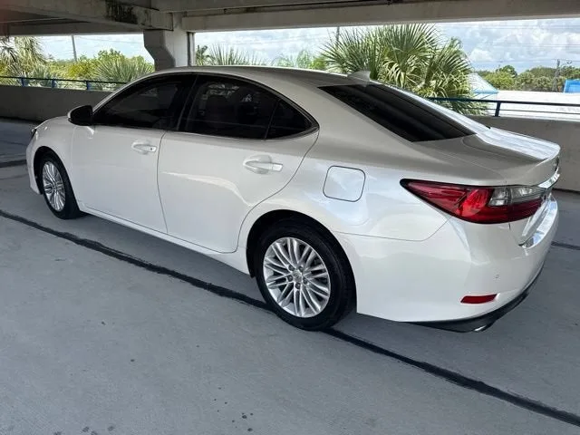 2017 Lexus ES ES 350 photo 18