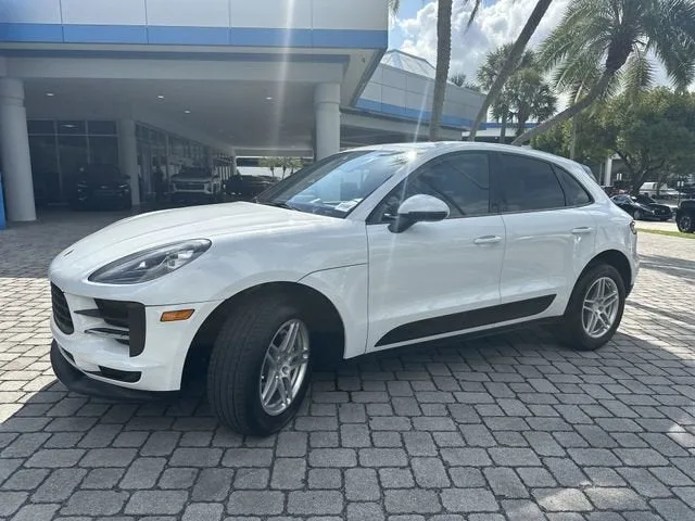 2020 Porsche Macan 4DR AWD photo 14