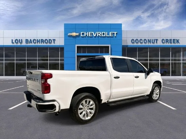 2025 Chevrolet Silverado 1500 Custom photo 8