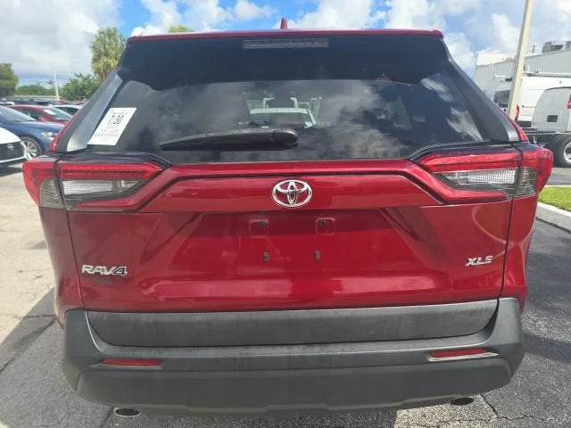 2020 Toyota RAV4 XLE Premium photo 5