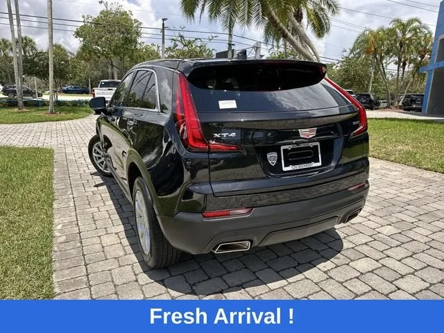 2023 Cadillac XT4 Luxury photo 12