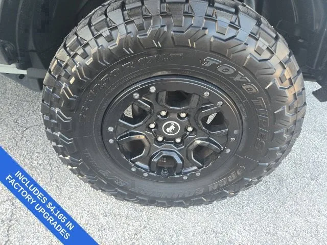 2022 Ford Bronco Base photo 8