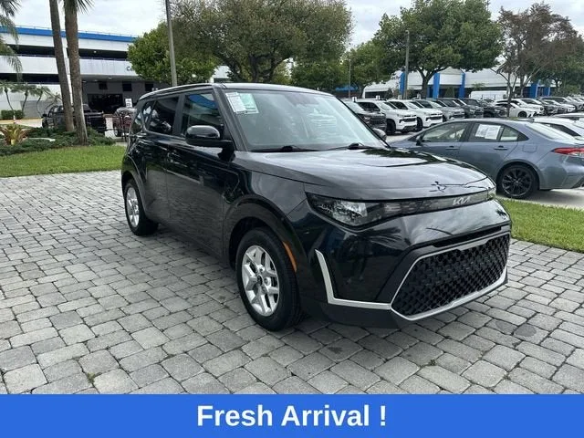 2024 Kia Soul LX photo 16
