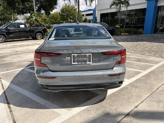 2024 Volvo S60 Plus Dark Theme photo 36