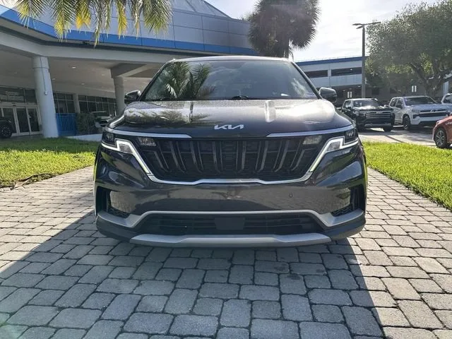 2023 Kia Carnival EX photo 19