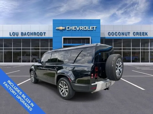 2023 Land Rover Defender SE photo 6