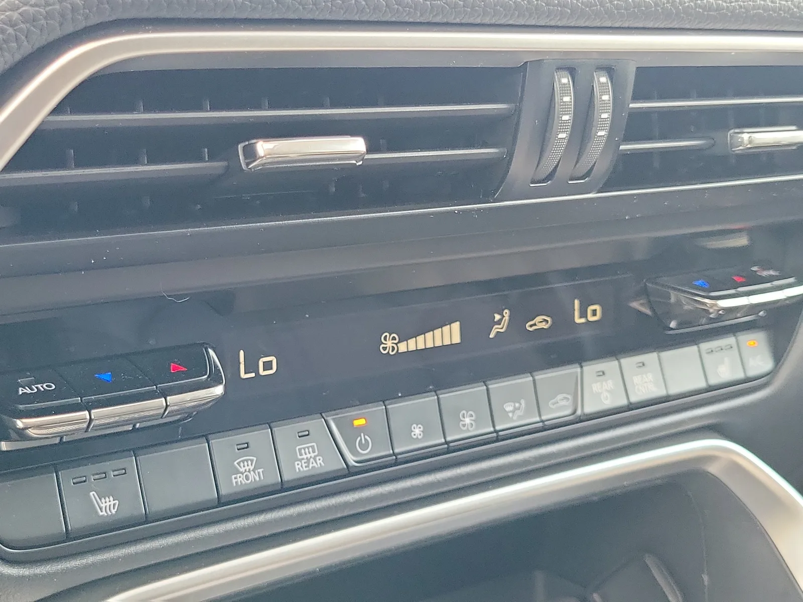 2024 Mazda CX-90 3.3 Turbo Preferred photo 32