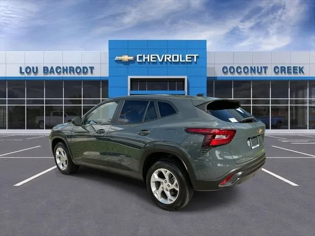 2025 Chevrolet Trax LS photo 6