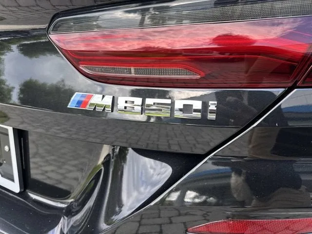 2024 BMW 8 Series M850i photo 39