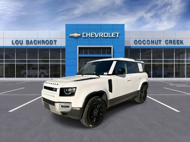 2025 Land Rover Defender S photo 4