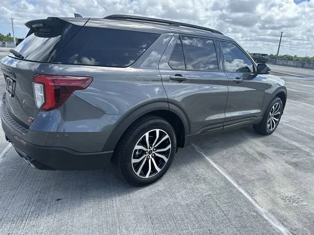 2020 Ford Explorer ST photo 39