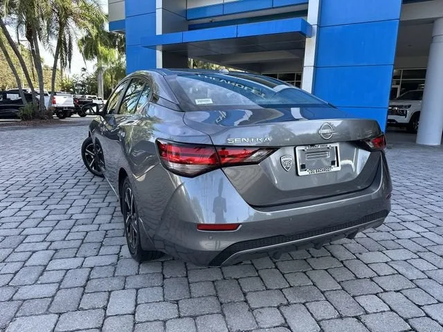 2025 Nissan Sentra SV photo 12