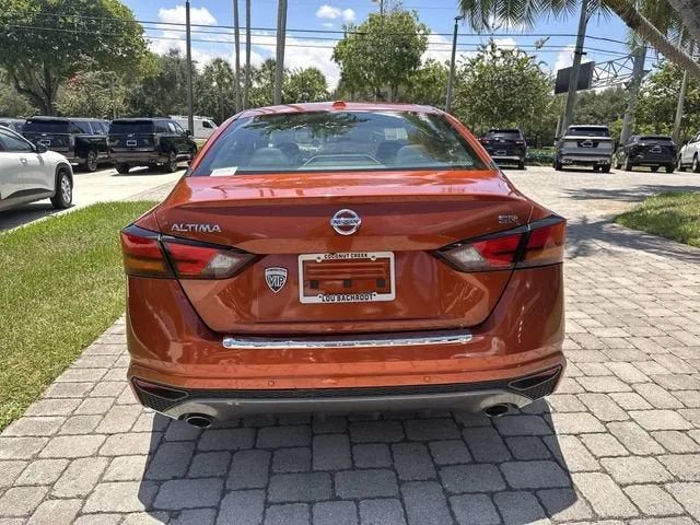 2022 Nissan Altima 2.5 SR photo 36