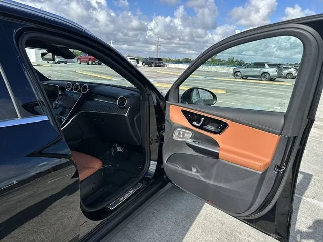 2023 Mercedes-Benz GLC GLC 300 photo 23