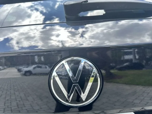 2024 Volkswagen Taos SE photo 14