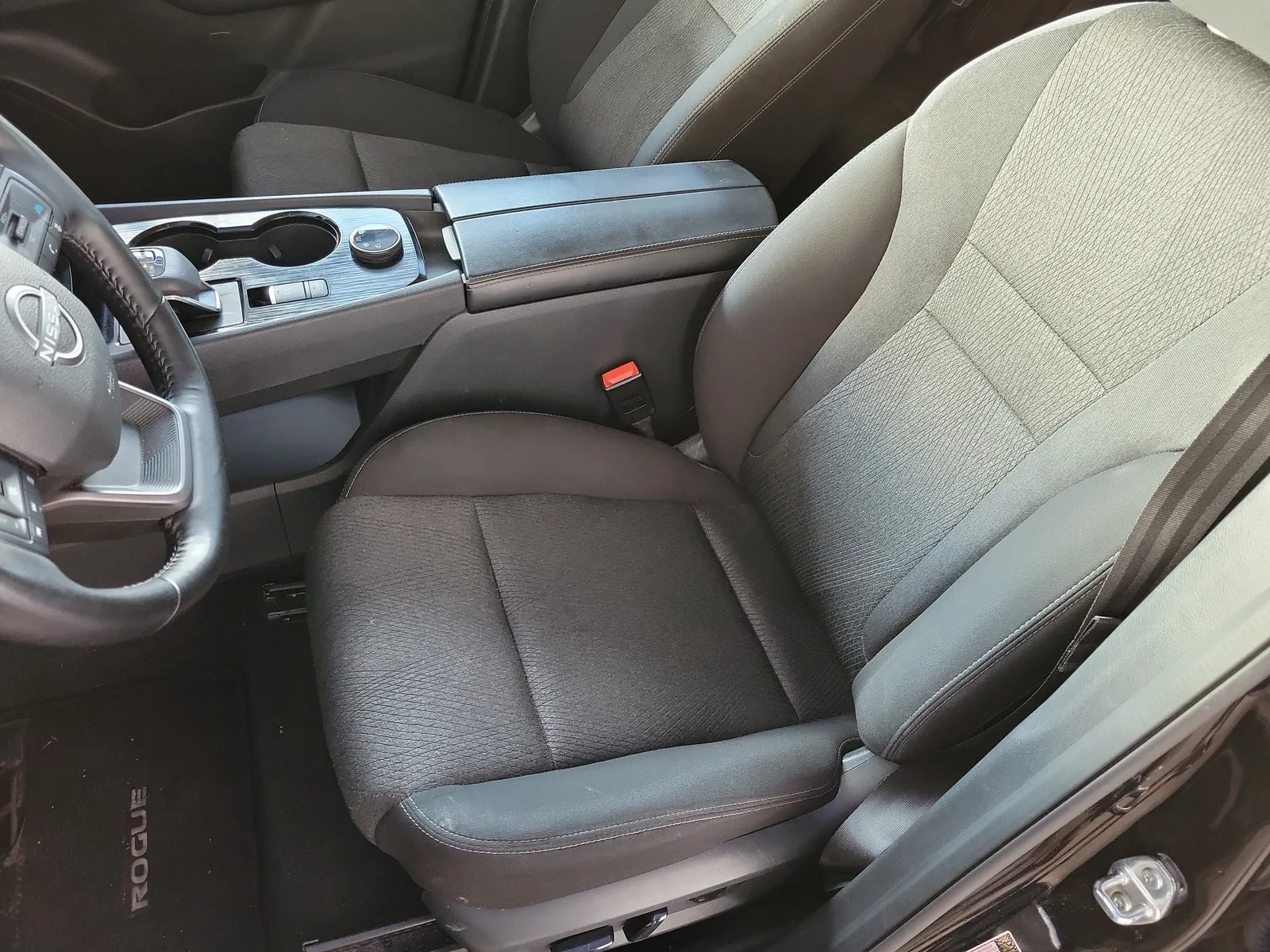 2025 Nissan Rogue SV photo 19