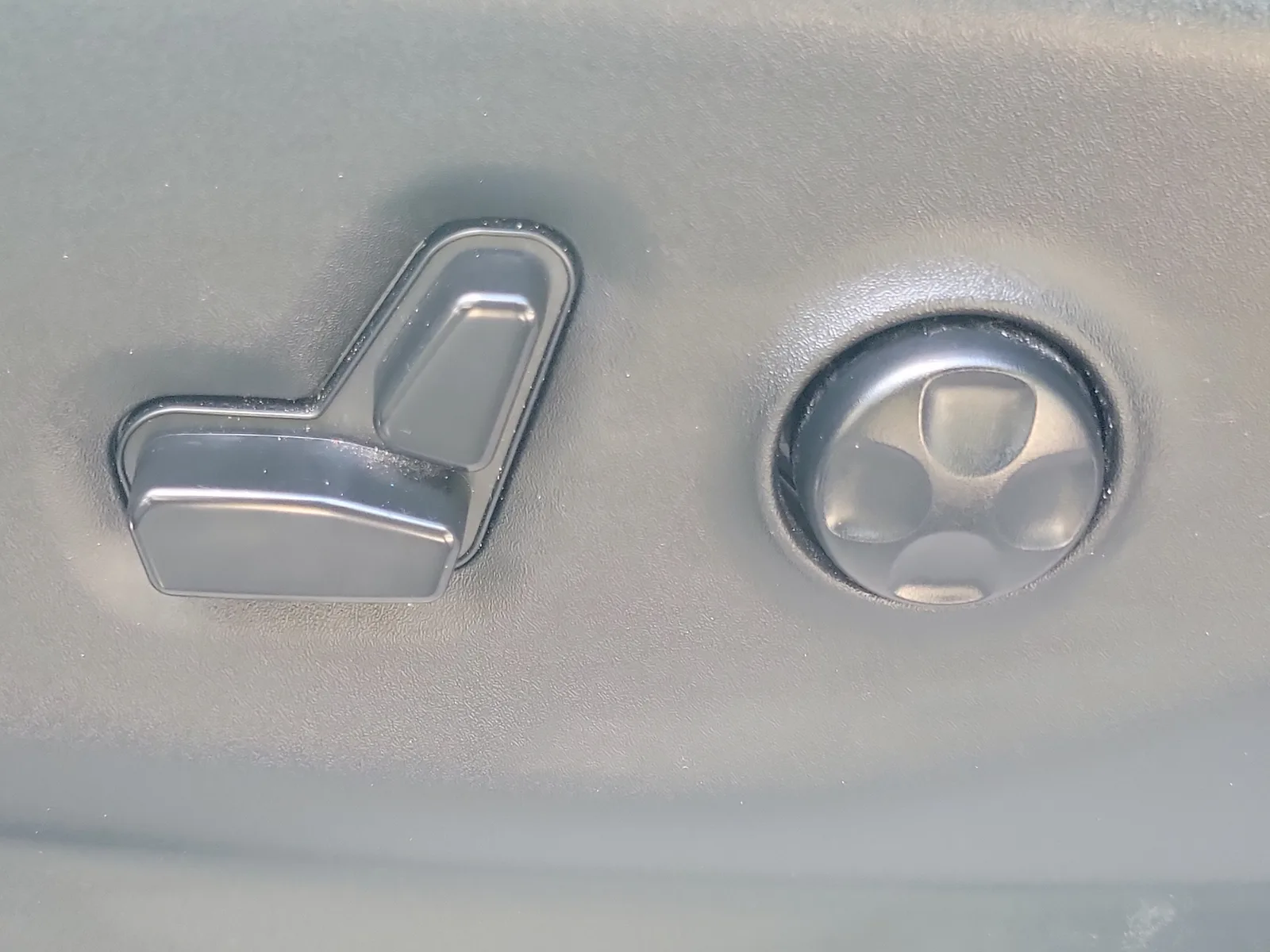 2023 Chrysler Voyager LX photo 23