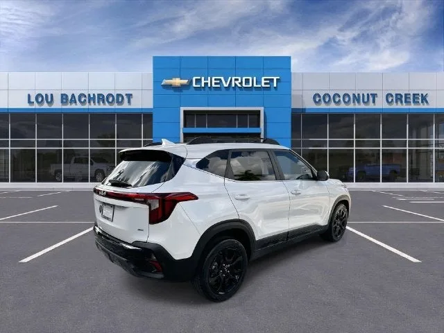 2024 Kia Seltos X-Line photo 8