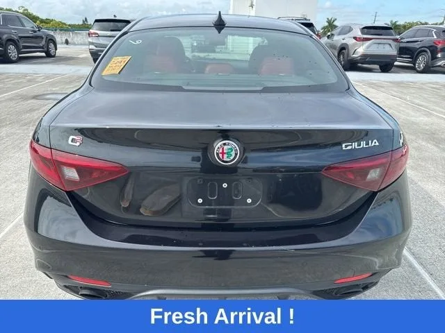 2022 Alfa Romeo Giulia Veloce photo 17