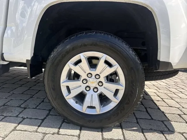 2022 Chevrolet Colorado 2WD LT photo 11