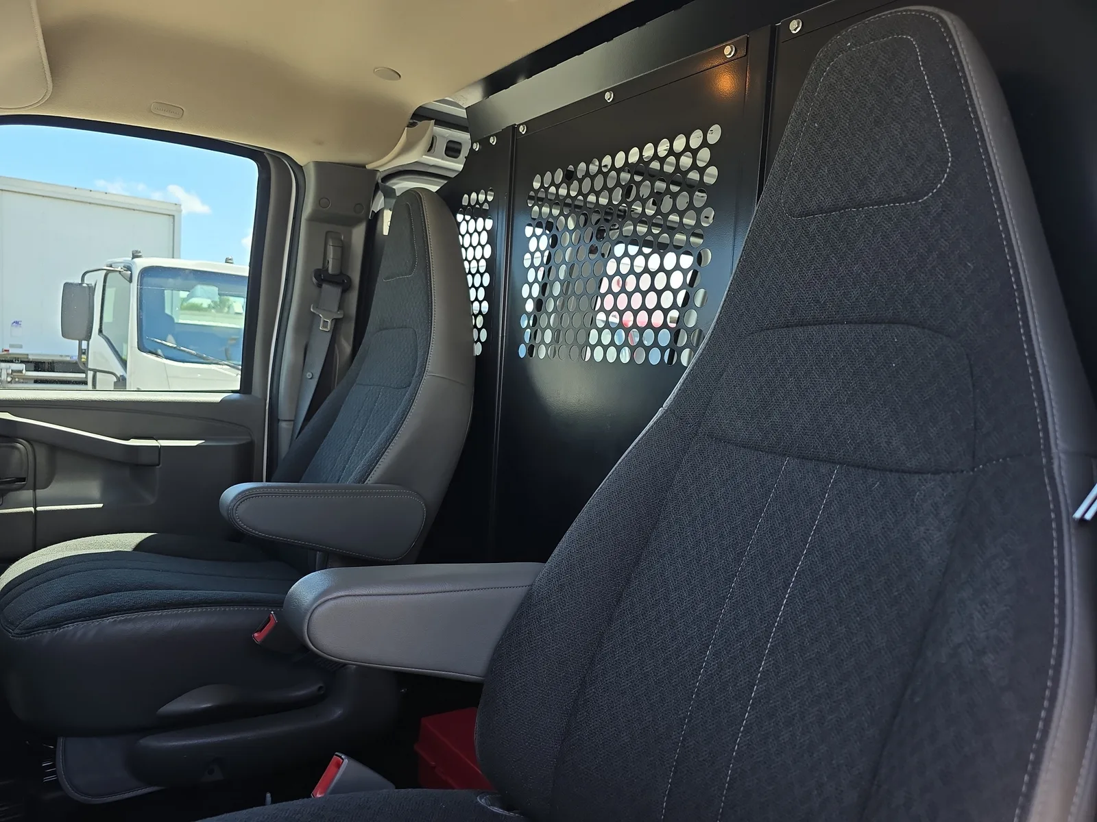 2024 GMC Savana Cargo 2500 Work Van photo 24
