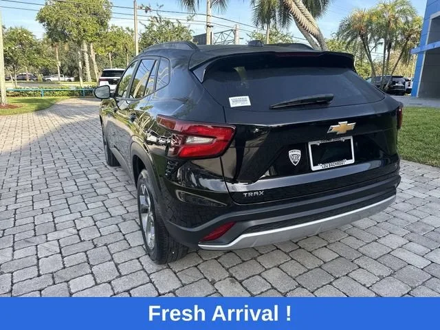 2024 Chevrolet Trax LT photo 33