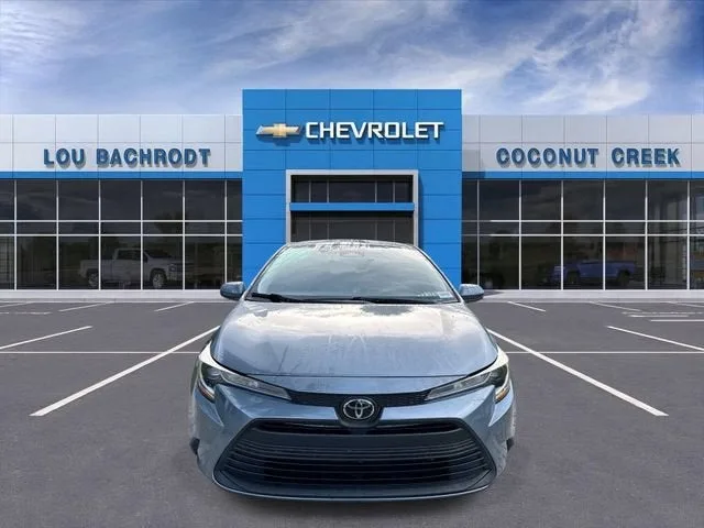 2023 Toyota Corolla LE photo 3