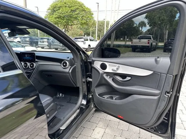 2022 Mercedes-Benz GLC GLC 300 photo 23