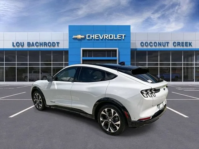 2021 Ford Mustang Mach-E Premium photo 6