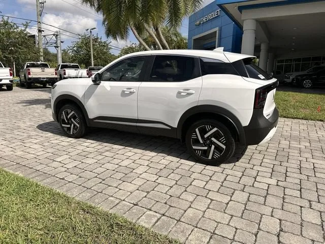 2025 Nissan Kicks SV photo 32