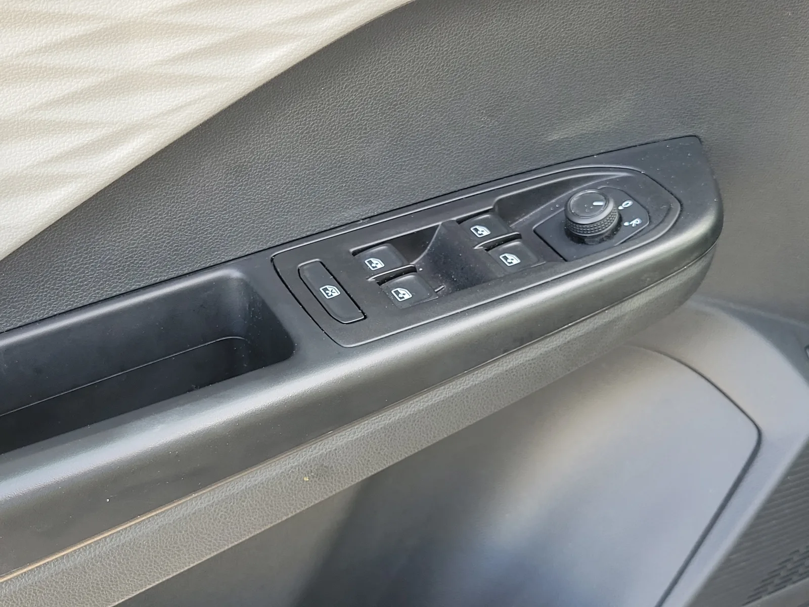 2023 Volkswagen Taos S photo 23