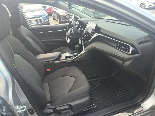 2023 Toyota Camry LE photo 8