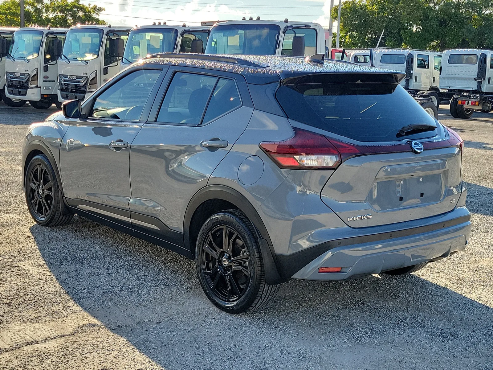 2021 Nissan Kicks SR photo 5